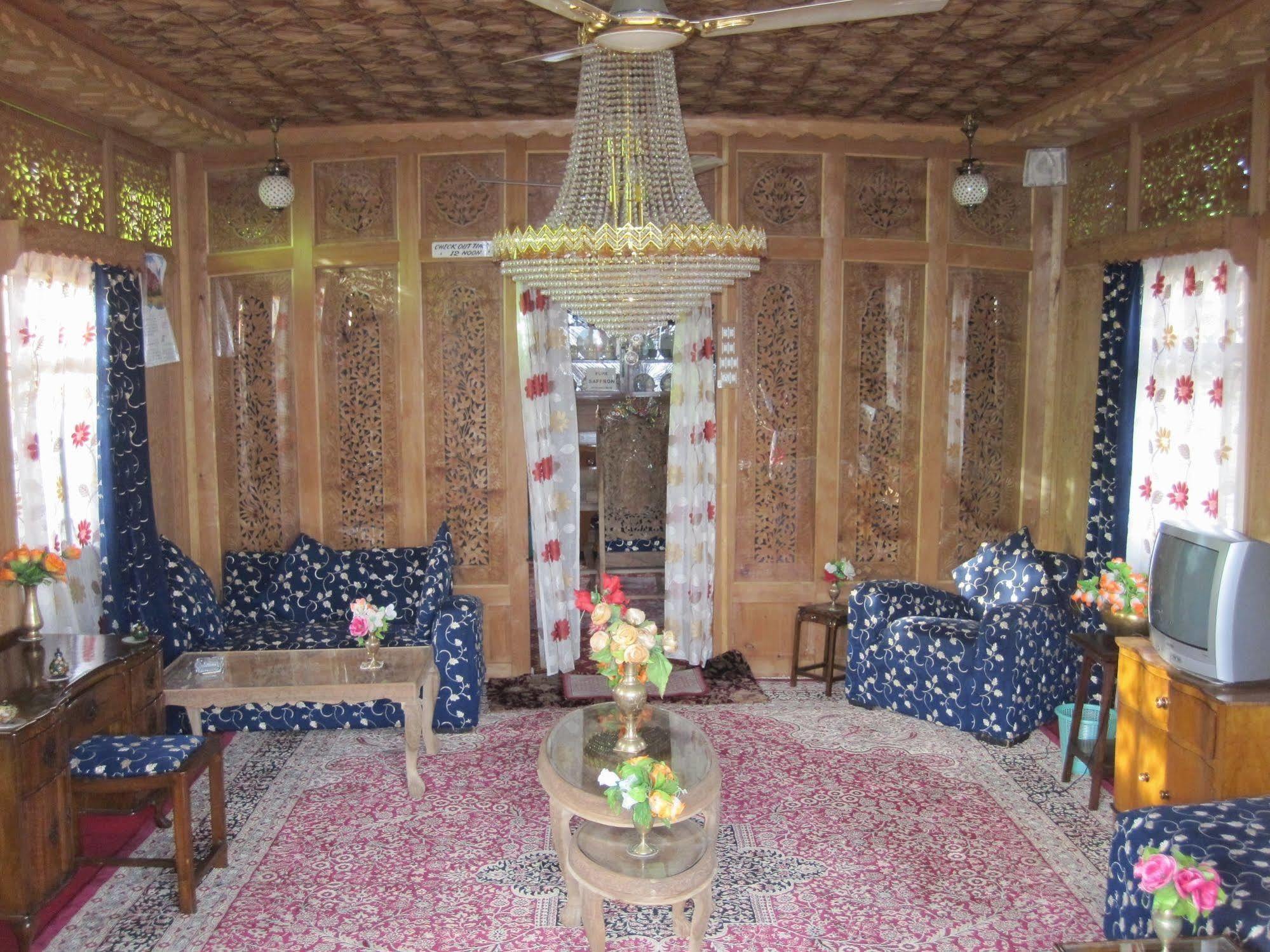 Готель New Bul Bul Group Of Houseboats Srinagar Durgjan Екстер'єр фото